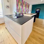 Apartman Cozy Apartment, Center, Sea View And Parking