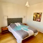 Cozy Apartment, Center, Sea View And Parking * Biarritz