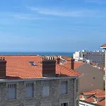 Cozy Apartment, Center, Sea View And Parking Apartman