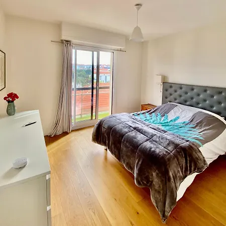 Cozy Apartment, Center, Sea View And Parking بياريتز