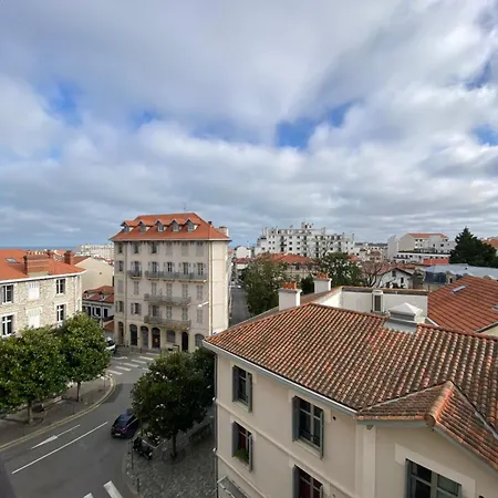 Cozy Apartment, Center, Sea View And Parking بياريتز
