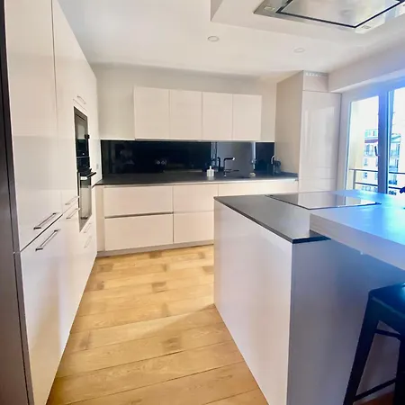 Cozy Apartment, Center, Sea View And Parking Apartament *