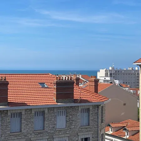 Cozy Apartment, Center, Sea View And Parking Apartament