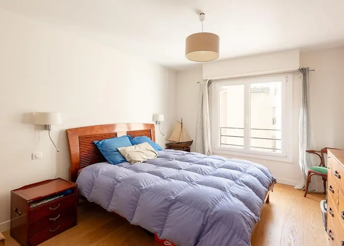 Cozy Apartment, Center, Sea View And Parking * Biarritz