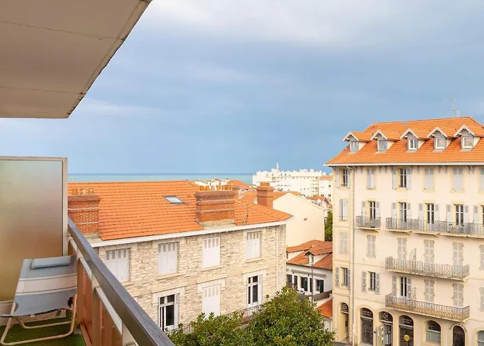 Cozy Apartment, Center, Sea View And Parking * Biarritz